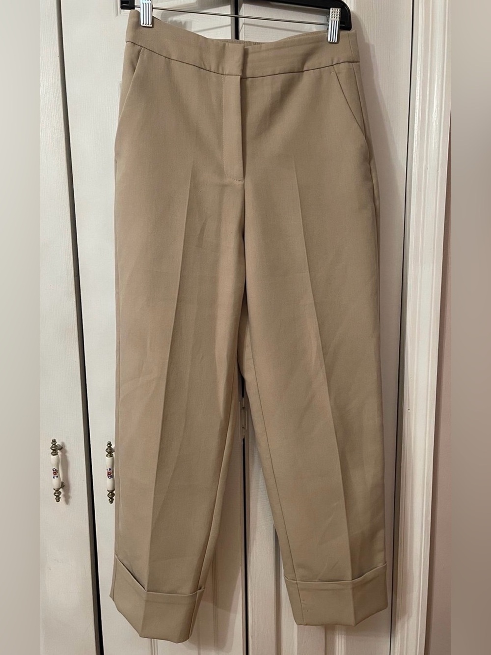 Zara wide-leg trousers in a beige or khaki color Size Medium Length 27 Pre-loved
